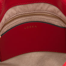 將圖片載入圖庫檢視器 LOEKA Lia 黑色簡約都會皮帶造型迷你水桶包