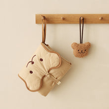 將圖片載入圖庫檢視器 CHEZ-BEBE 刺繡熊熊隨行尿布墊