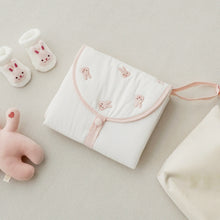 將圖片載入圖庫檢視器 CHEZ-BEBE 刺繡動物隨行尿布墊 2款