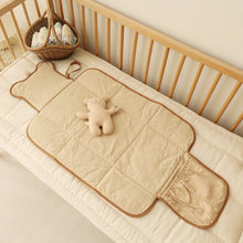 將圖片載入圖庫檢視器 CHEZ-BEBE 刺繡熊熊隨行尿布墊