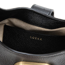 將圖片載入圖庫檢視器 LOEKA Gota M 都會知性黑色馬鞍肩背包