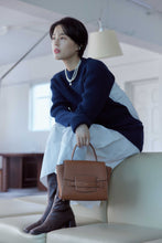 將圖片載入圖庫檢視器 LOEKA Fave 牛皮荔枝紋棕色手提肩背包