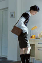 將圖片載入圖庫檢視器 LOEKA Fave 棕色牛皮翻蓋包