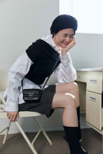 將圖片載入圖庫檢視器 LOEKA Fave 黑色迷你側背翻蓋卡包