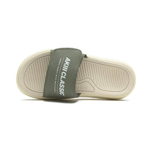 將圖片載入圖庫檢視器 AKIII CLASSIC Dual Cushioning Slide 三重軟墊橄欖綠拖鞋