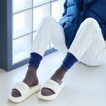 將圖片載入圖庫檢視器 AKIII CLASSIC Dual Cushioning Slide 三重軟墊奶油色拖鞋