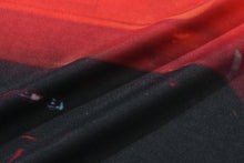 將圖片載入圖庫檢視器 TARGETTO City Light 城市霓虹黑色短版T恤 (tripleS 裕彬同款)