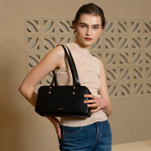 將圖片載入圖庫檢視器 LOEKA Cube 黑色兩用優雅法棍包