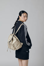 將圖片載入圖庫檢視器 MARHEN.J Scarlet 米白色尼龍抽繩後背包
