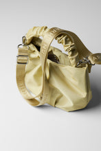 將圖片載入圖庫檢視器 MARHEN.J Tulip 鬱金香花朵抓皺兩用包 (4色)