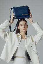 將圖片載入圖庫檢視器 MARHEN.J Elly 簡約都會藍色皮革肩背包