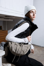 將圖片載入圖庫檢視器 MARHEN.J Plie 灰色蝴蝶結抓皺半月包