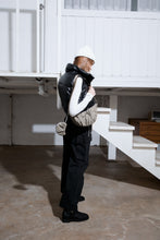 將圖片載入圖庫檢視器 MARHEN.J Plie 灰色蝴蝶結抓皺半月包