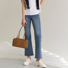 將圖片載入圖庫檢視器 LOEKA Cube 焦糖兩用優雅法棍包