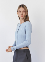 將圖片載入圖庫檢視器 CITYBREEZE 經典LOGO刺繡麻花針織上衣 (6色可選_奶油色/薄荷綠/深藍色/天空藍/黃色/灰色)