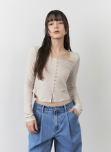 將圖片載入圖庫檢視器 CITYBREEZE 方領排釦造型長袖上衣 (4色可選_白色/灰色/米色/黑色)
