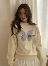 將圖片載入圖庫檢視器 CITYBREEZE 個性蝴蝶圖案大學T (3色可選_深藍色/花灰色/奶油色)