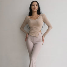 將圖片載入圖庫檢視器 CONCHWEAR 透膚羅紋捲邊上衣 6色