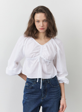 將圖片載入圖庫檢視器 CITYBREEZE 清新V領抓皺上衣 (2色可選_白色/天空藍)