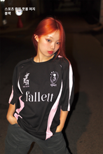 將圖片載入圖庫檢視器 FALLETT Sport Club 足球黑粉撞色短袖T恤