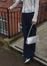 將圖片載入圖庫檢視器 KWANI Sleek Diane 都會優雅法棍包 (3色)