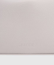 將圖片載入圖庫檢視器 NIEEH Soft 灰色腋下肩背包