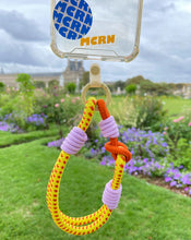 將圖片載入圖庫檢視器 MCRN 手機夾片+手腕掛繩熱情黃 組合