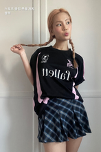 將圖片載入圖庫檢視器 FALLETT Sport Club 足球黑粉撞色短袖T恤