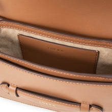 將圖片載入圖庫檢視器 LOEKA Fave Flap 牛皮翻蓋迷你包 (2色)