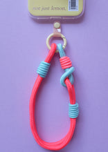 將圖片載入圖庫檢視器 MCRN 手機夾片+手腕掛繩薄荷櫻桃 組合
