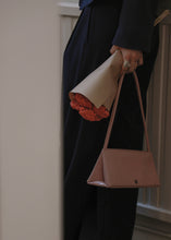 將圖片載入圖庫檢視器 KWANI Sleek Diane 都會優雅法棍包 (3色)