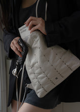 將圖片載入圖庫檢視器 KWANI Mini Chelsea 鉚釘抽繩迷你後背包 (2色)