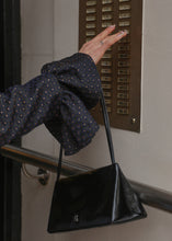 將圖片載入圖庫檢視器 KWANI Sleek Diane 都會優雅法棍包 (3色)