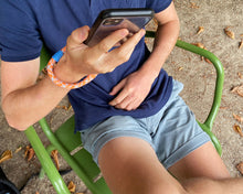 將圖片載入圖庫檢視器 MCRN 手機夾片+手腕掛繩藍點橘 組合