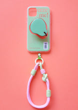 將圖片載入圖庫檢視器 MCRN 手機夾片+手腕掛繩草莓牛奶 組合
