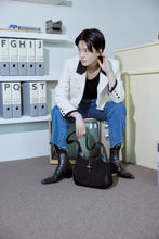 將圖片載入圖庫檢視器 LOEKA Diane 黑色兩用拼接新月包