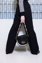 將圖片載入圖庫檢視器 LOEKA New Acme 兩用半月黑色牛皮包