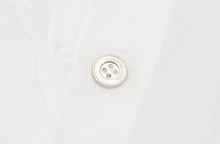 將圖片載入圖庫檢視器 EMKM 透膚白色羽毛提花襯衫