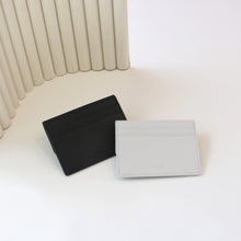 將圖片載入圖庫檢視器 D.LAB Kara 生日花牛皮淺灰色卡夾 12款