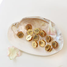 將圖片載入圖庫檢視器 D.LAB Kara 生日花牛皮藍色卡夾 12款