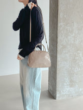 將圖片載入圖庫檢視器 MARHEN.J Betty 復古名伶皮革保齡球包 (3色)