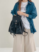 將圖片載入圖庫檢視器 MARHEN.J Scarlet 黑色尼龍抽繩後背包