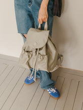 將圖片載入圖庫檢視器 MARHEN.J Scarlet 米白色尼龍抽繩後背包