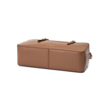 將圖片載入圖庫檢視器 LOEKA Cube 焦糖兩用優雅法棍包