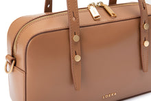 將圖片載入圖庫檢視器 LOEKA Cube 焦糖兩用優雅法棍包