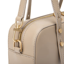 將圖片載入圖庫檢視器 LOEKA Cube 米色兩用優雅法棍包
