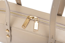 將圖片載入圖庫檢視器 LOEKA Cube 米色兩用優雅法棍包