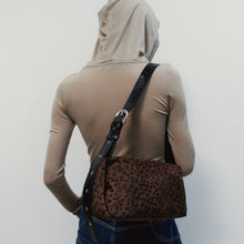 將圖片載入圖庫檢視器 SQUARELINE Layer 斜背/肩背兩用包 黑色