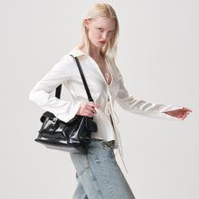 將圖片載入圖庫檢視器 SQUARELINE Levi 斜背/肩背兩用包 銀色