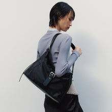 將圖片載入圖庫檢視器 SQUARELINE Charming 斜背/肩背兩用包 米白色